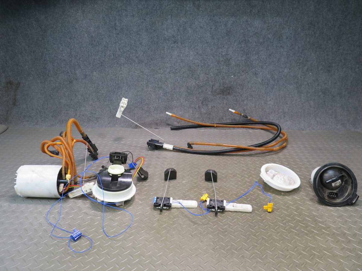 2011-2013 Porsche Panamera 970 3.6L Fuel Tank Gas Pump Assembly Set