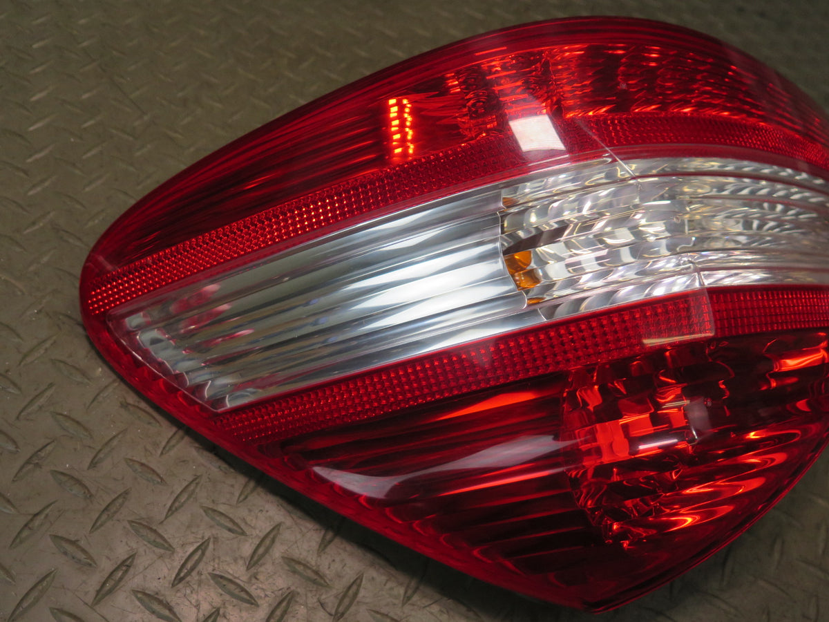 07-08 Mercedes R230 Sl-class Set of 2 Rear Left & Right Tail Light Lamp OEM