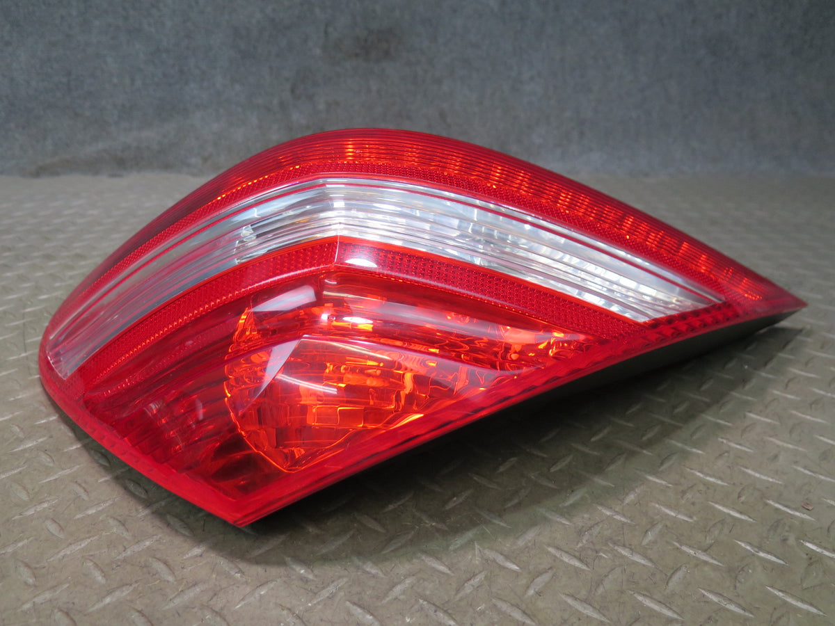 07-08 Mercedes R230 Sl-class Set of 2 Rear Left & Right Tail Light Lamp OEM