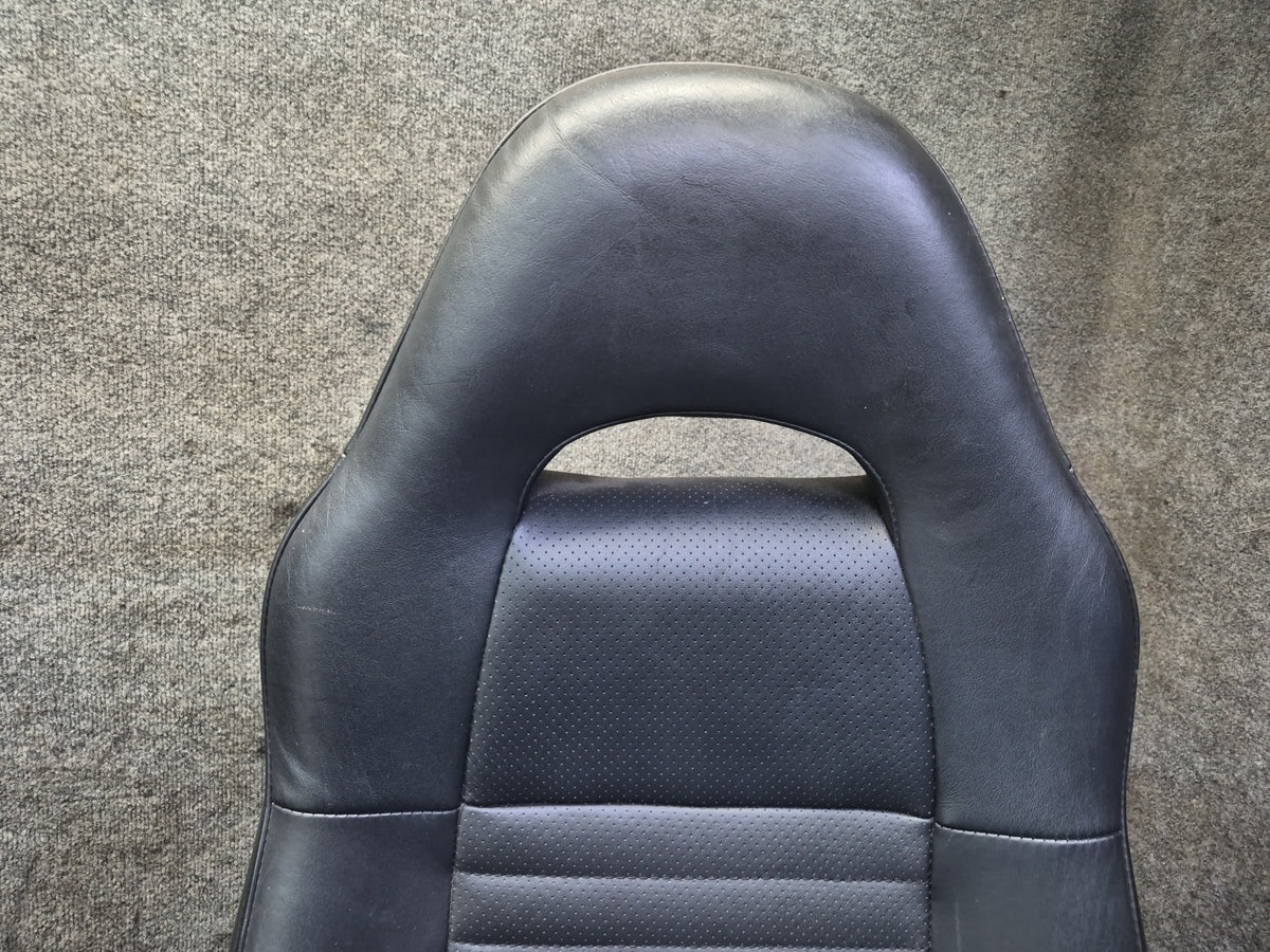 03-05 Toyota MR2 Spyder Set of 2 Front Left & Right Leather Seat Damaged