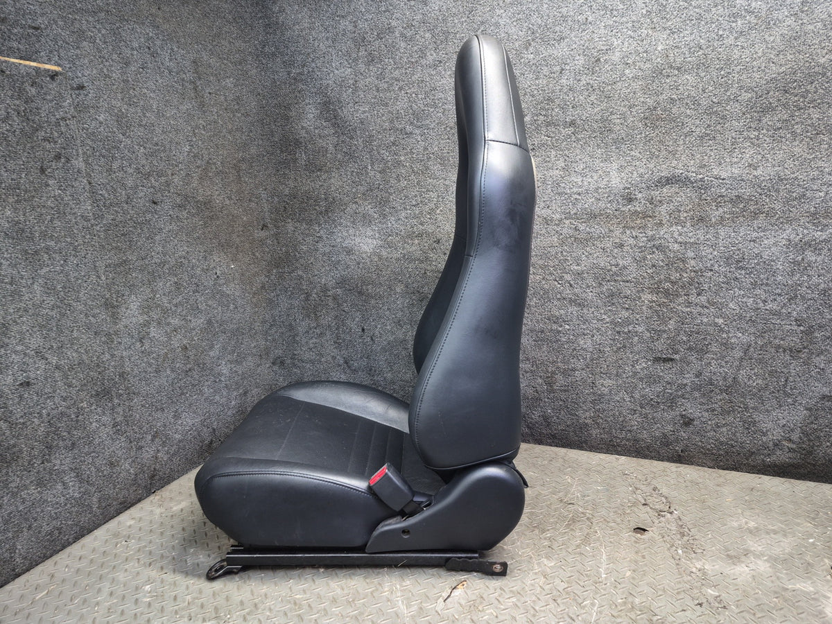 03-05 Toyota MR2 Spyder Set of 2 Front Left & Right Leather Seat Damaged