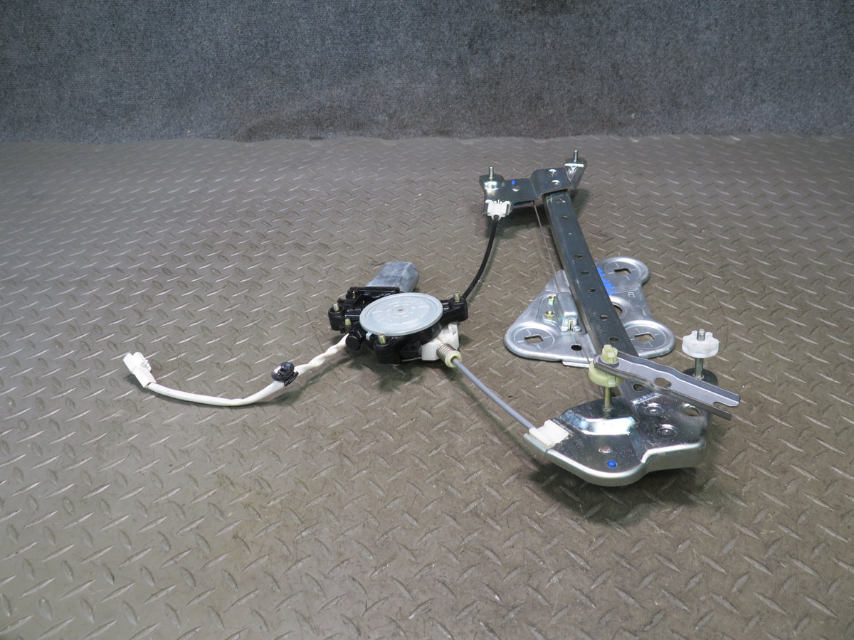 00-05 Toyota MR2 Spyder ZZW30L Right Door Window Regulator w Motor OEM