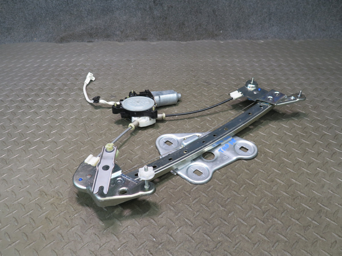 00-05 Toyota MR2 Spyder ZZW30L Right Door Window Regulator w Motor OEM