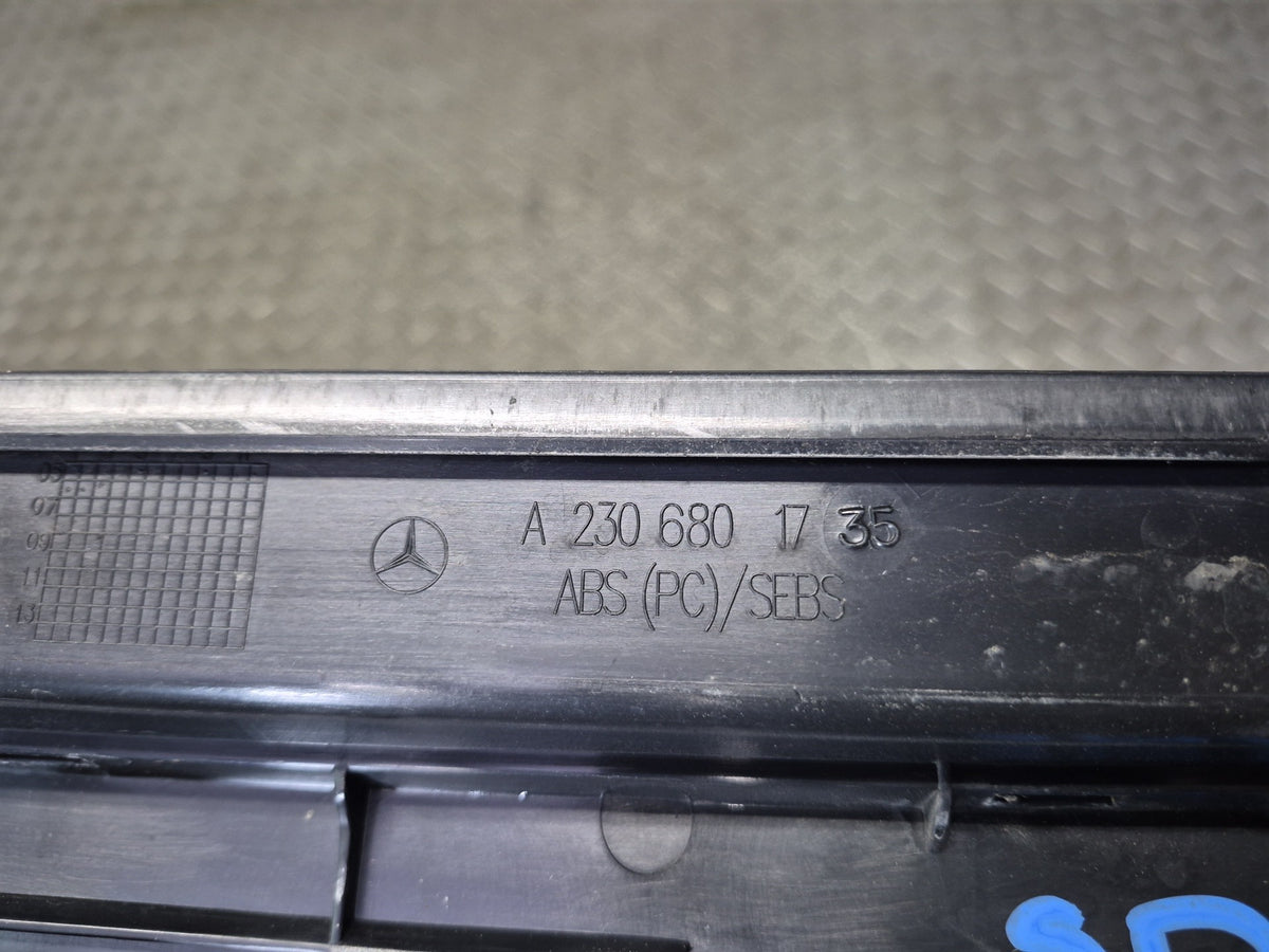 07-12 Mercedes R230 SL Set of 2 Outer Door Scuff Step Sill Plate Trim Cover OEM