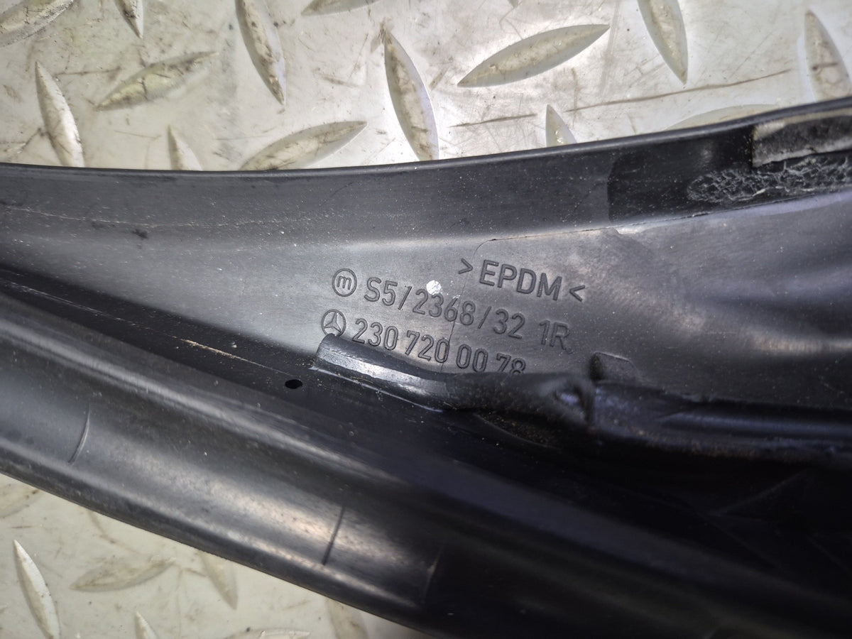 03-12 Mercedes R230 SL Front Windshield Weatherstrip Rubber Seal Molding Set OEM