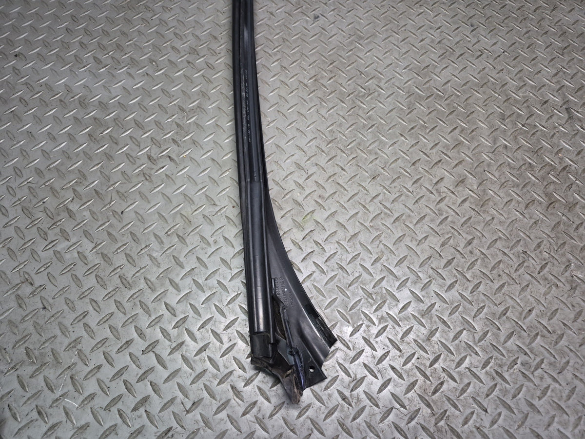 03-12 Mercedes R230 SL Front Windshield Weatherstrip Rubber Seal Molding Set OEM