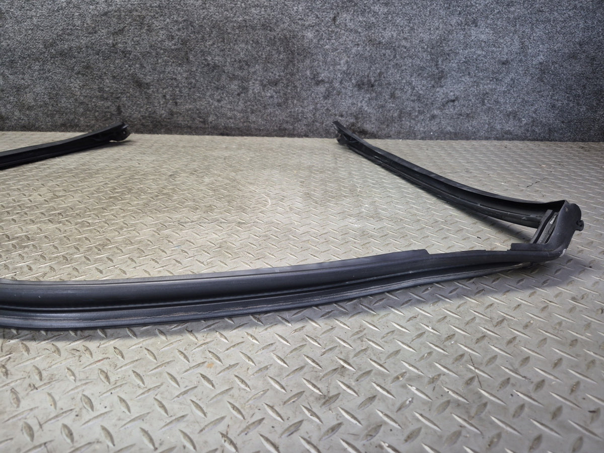 03-12 Mercedes R230 SL Front Windshield Weatherstrip Rubber Seal Molding Set OEM