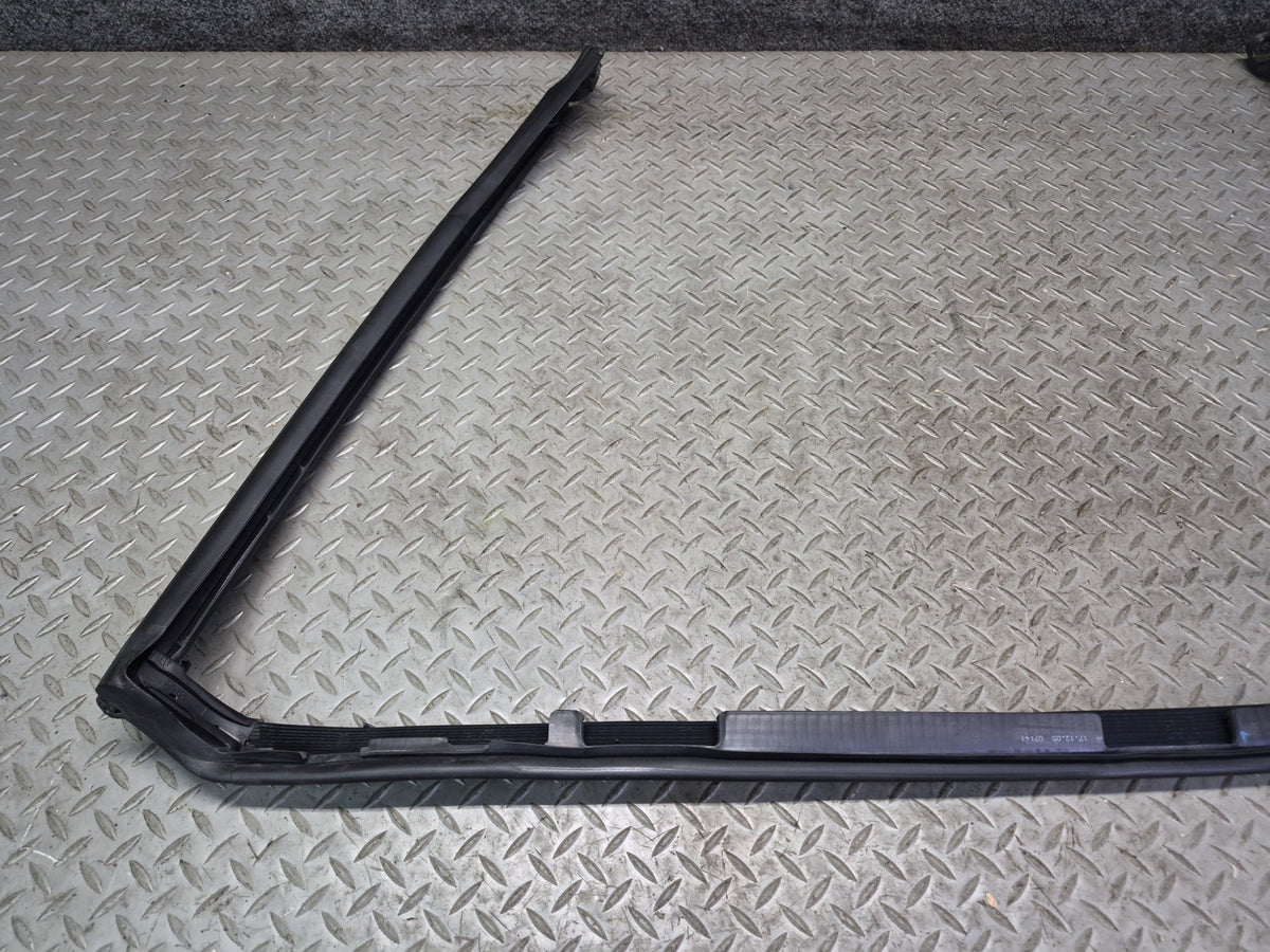 03-12 Mercedes R230 SL Front Windshield Weatherstrip Rubber Seal Molding Set OEM