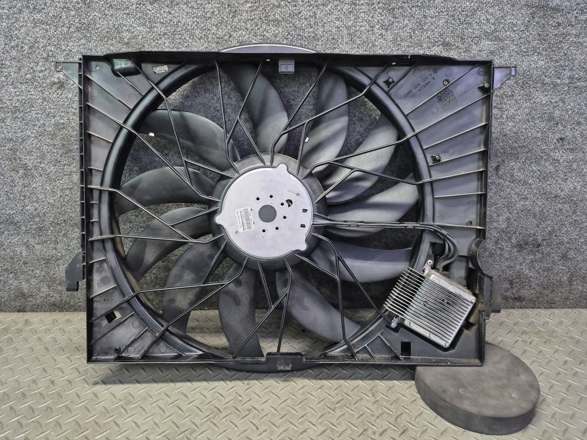 08-13 Mercedes W221 S63 AMG Engine Cooling Fan Motor w Shroud 2115002293 OEM