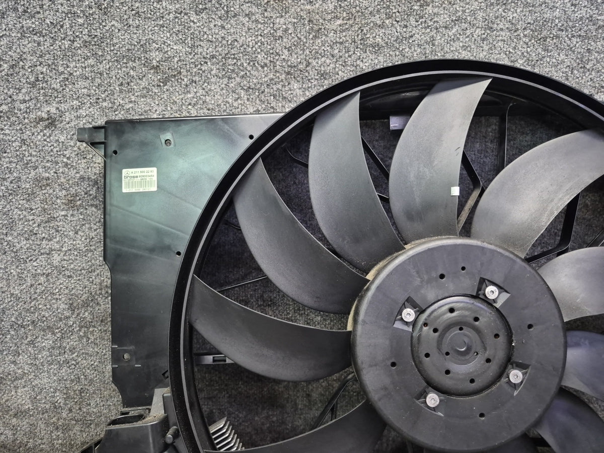 08-13 Mercedes W221 S63 AMG Engine Cooling Fan Motor w Shroud 2115002293 OEM