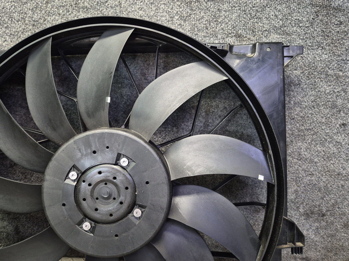 08-13 Mercedes W221 S63 AMG Engine Cooling Fan Motor w Shroud 2115002293 OEM