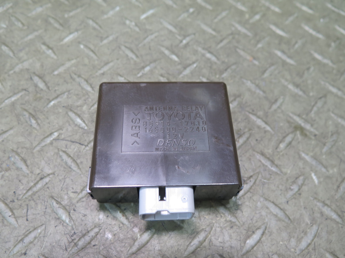 00-05 Toyota MR2 Spyder ZZW30L Antenna Relay Control Module 85914-17010 OEM
