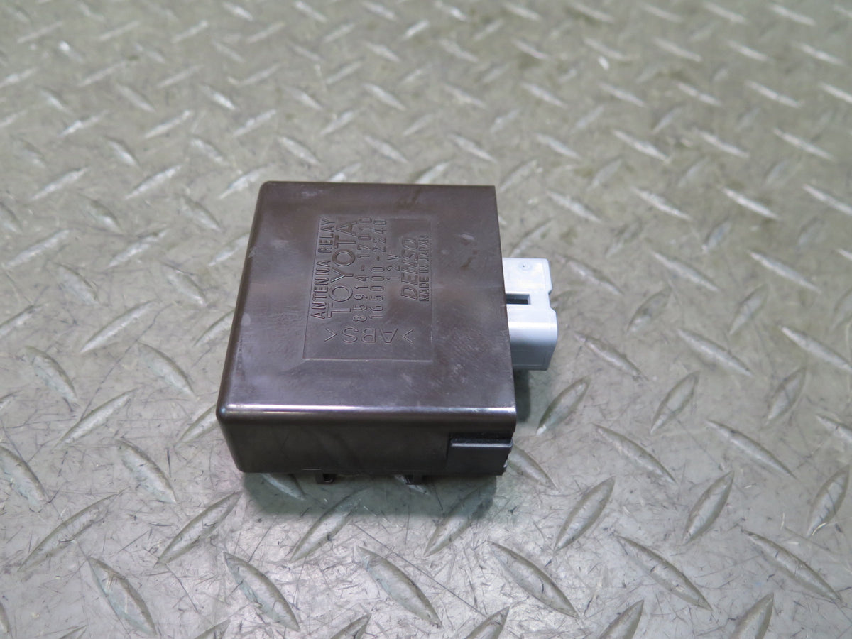 00-05 Toyota MR2 Spyder ZZW30L Antenna Relay Control Module 85914-17010 OEM