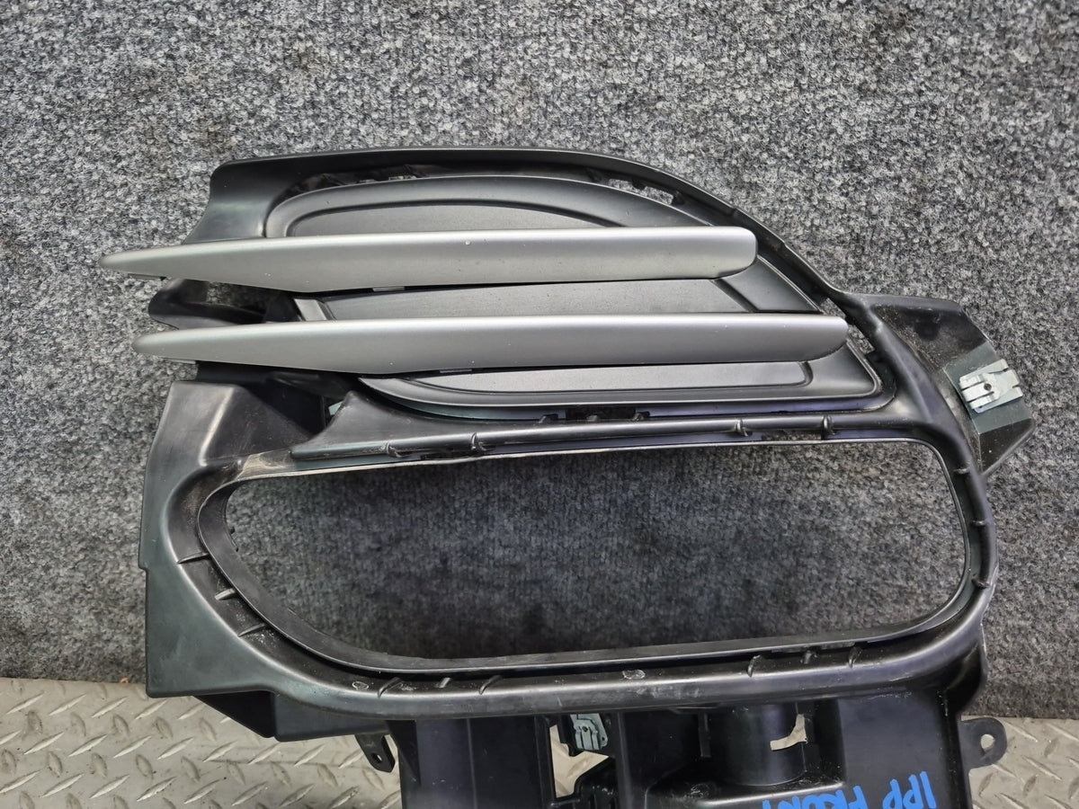 2010-2013 Porsche Panamera 970 Front Right Left Grille Retainer Frame Bumper Set