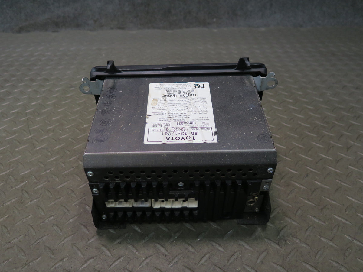 03-05 Toyota MR2 Spyder ZZW30L Radio Cassette CD Player Receiver 86120-17381 OEM