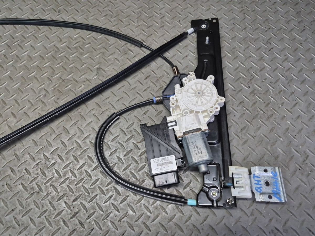 2005-2009 Hummer H2 SUT Rear MID Gate Window Regulator w Motor 88980741
