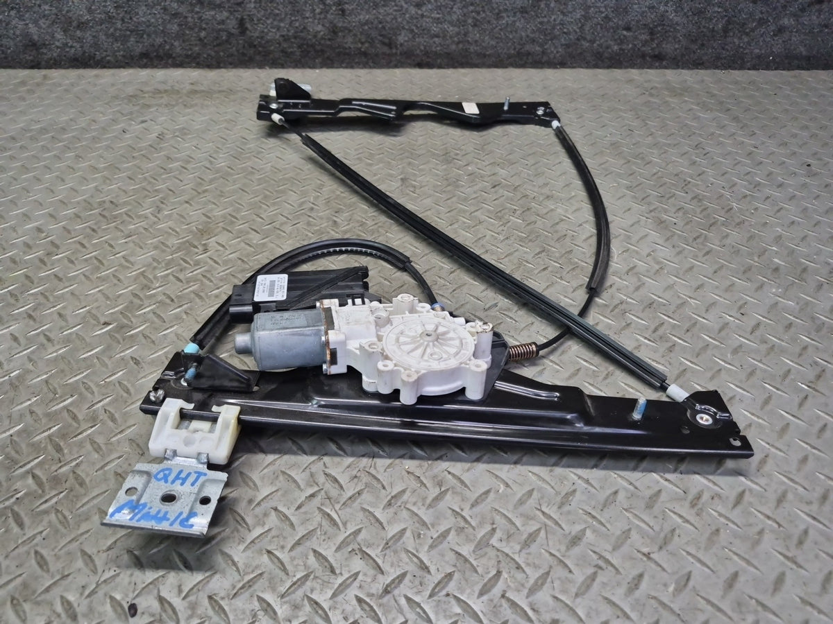 2005-2009 Hummer H2 SUT Rear MID Gate Window Regulator w Motor 88980741