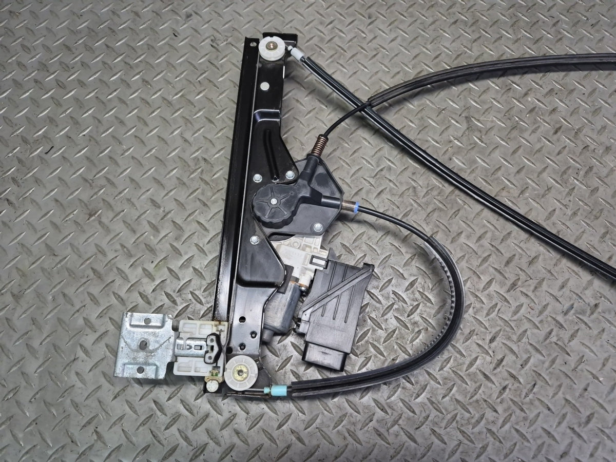 2005-2009 Hummer H2 SUT Rear MID Gate Window Regulator w Motor 88980741