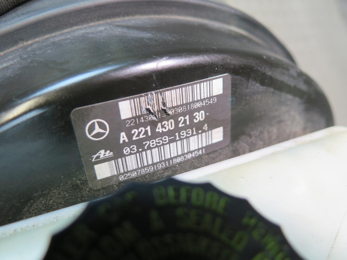 07-13 Mercedes W221 S63 AMG Brake Master Cylinder Booster Fluid Reservoir OEM