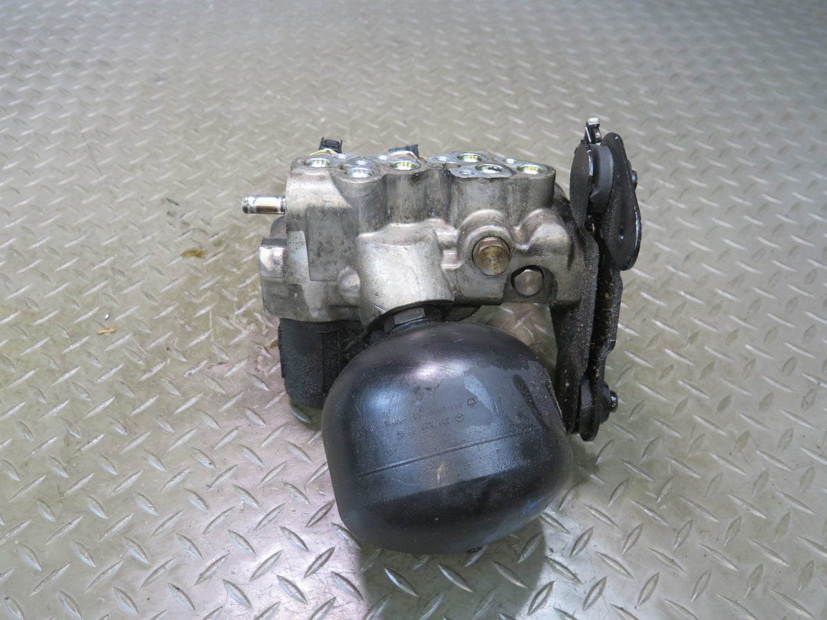 07-13 Mercedes W221 S-class Front ABC Hydraulic Suspension Valve Block Pump OEM