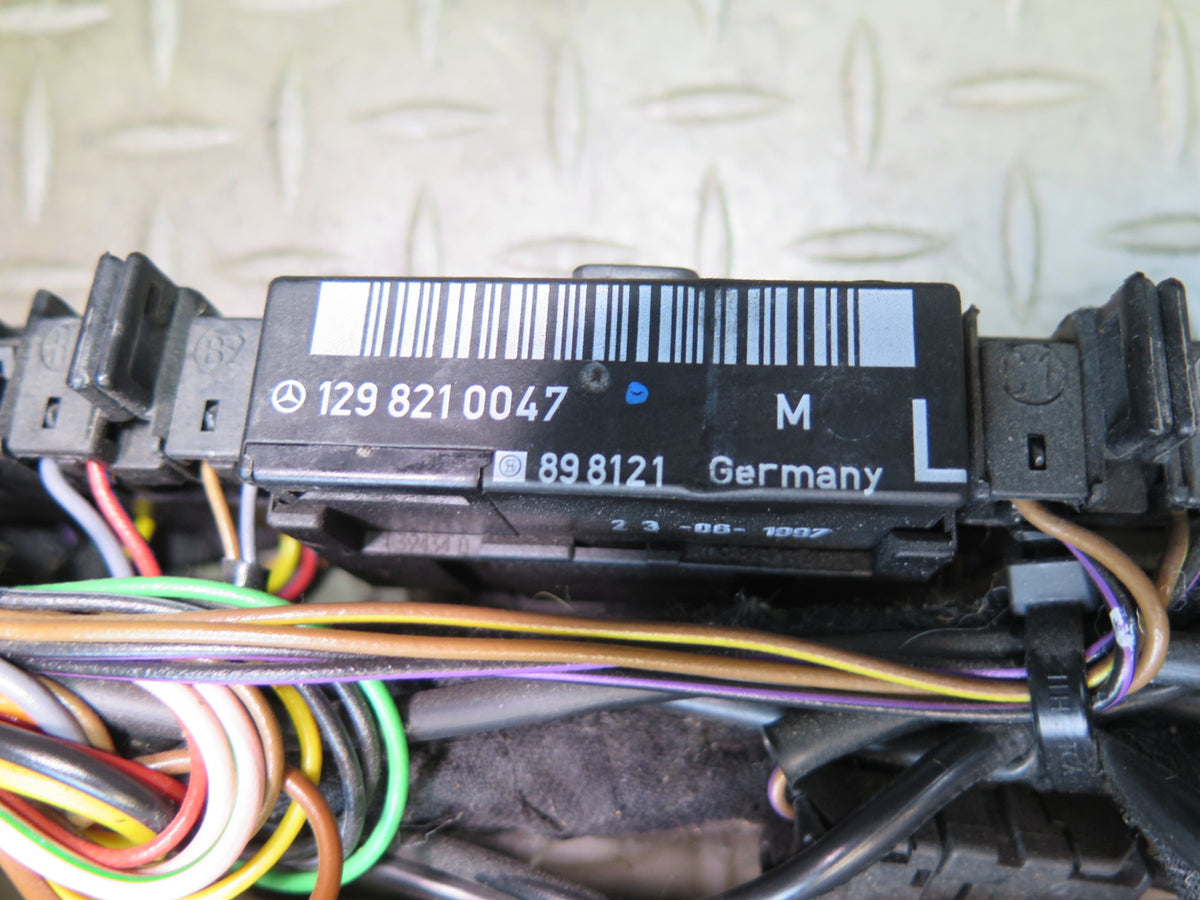 94-02 Mercedes R129 SL Front Left or Right Seat Control Module 1298203526 OEM