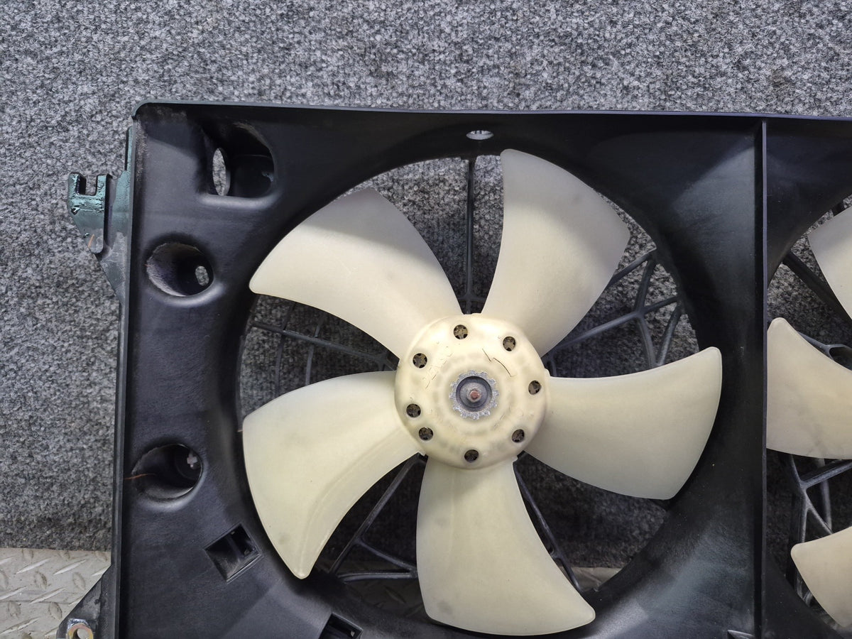 00-05 Toyota MR2 Spyder ZZW30L Engine Radiator Cooling Fan Motor Shroud 63K OEM