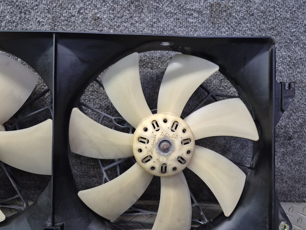 00-05 Toyota MR2 Spyder ZZW30L Engine Radiator Cooling Fan Motor Shroud 63K OEM
