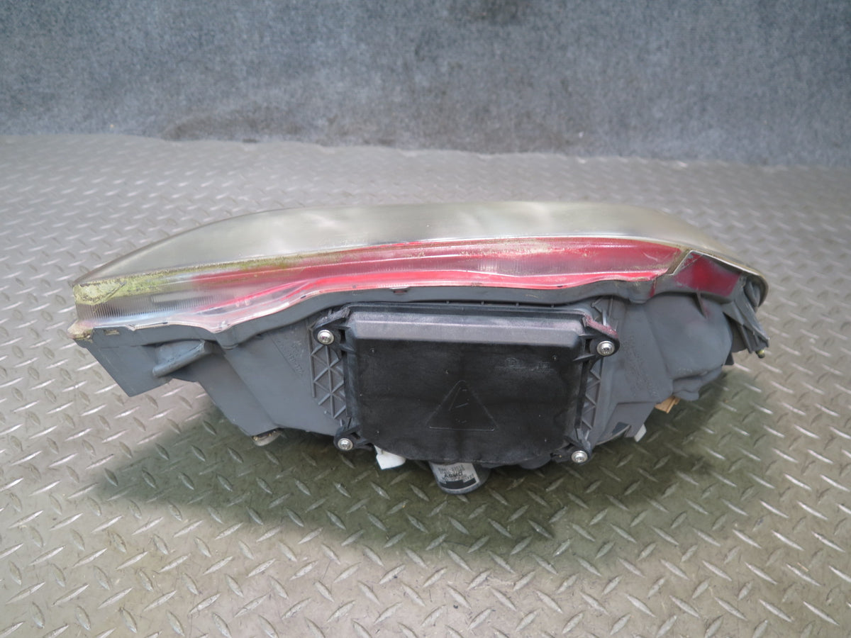 04-05 Lexus JCE10L IS300 Set of 2 Front Left Right Xenon HID Headlight Lamp OEM