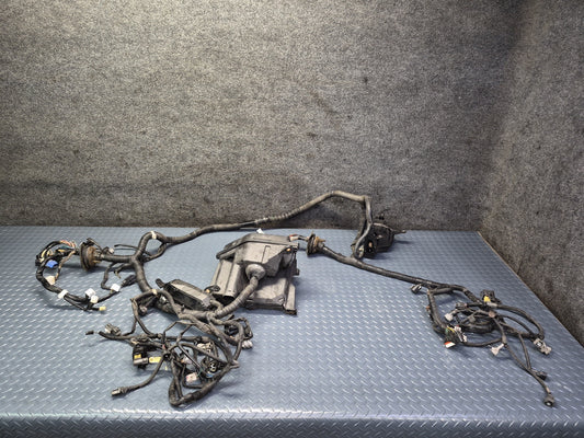 02-05 Lexus JCE10L IS300 2JZGE A/T Engine Bay Wire Wiring Harness w Fuse Box OEM