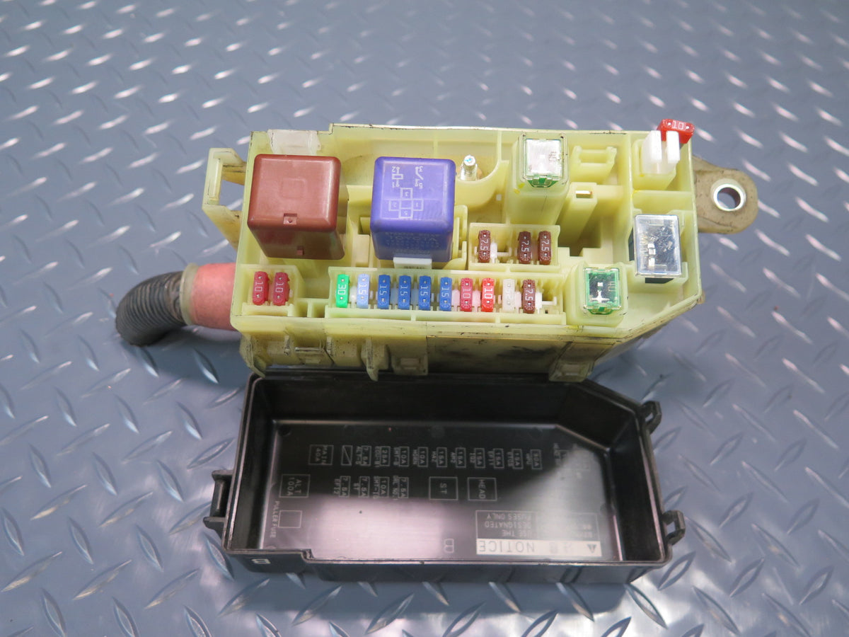 03-05 Toyota MR2 Spyder ZZW30L Engine Bay Main Fuse Relay Box Module OEM