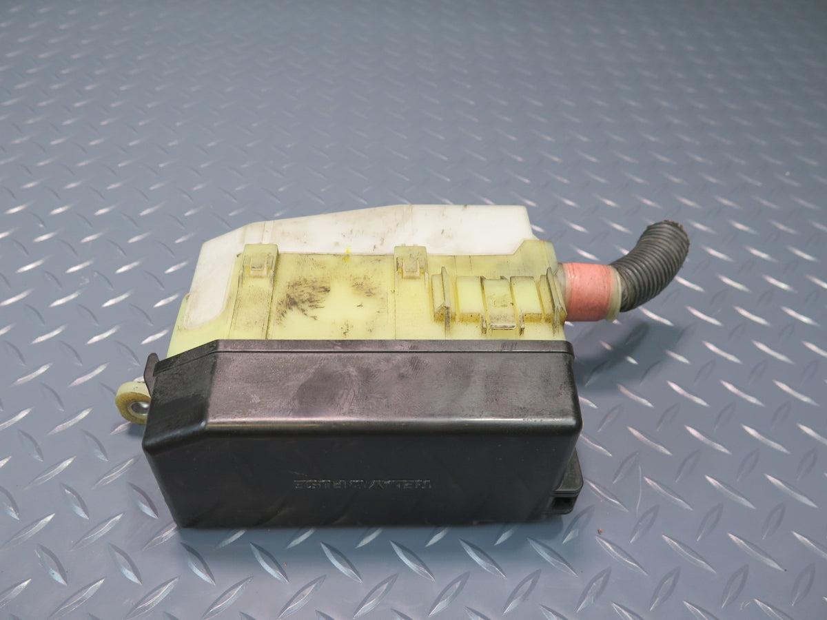 03-05 Toyota MR2 Spyder ZZW30L Engine Bay Main Fuse Relay Box Module OEM