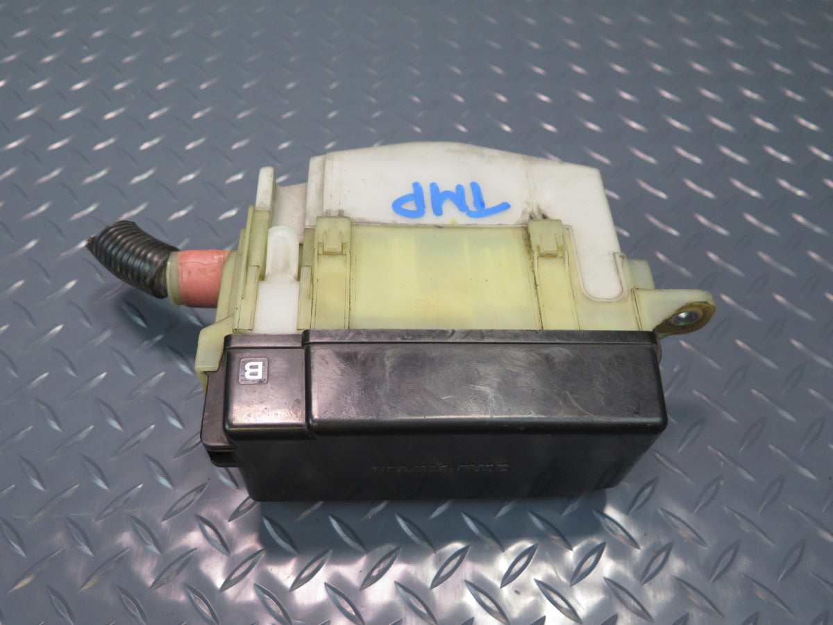 03-05 Toyota MR2 Spyder ZZW30L Engine Bay Main Fuse Relay Box Module OEM