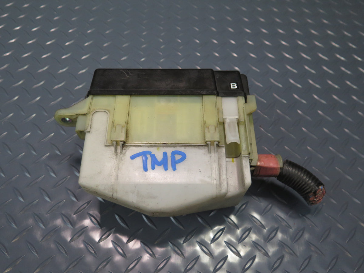 03-05 Toyota MR2 Spyder ZZW30L Engine Bay Main Fuse Relay Box Module OEM