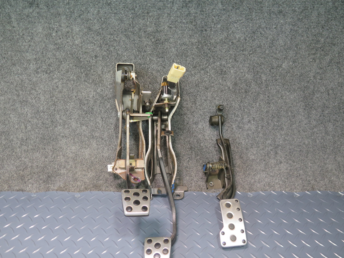 00-05 Toyota MR2 Spyder ZZW30L M/T Clutch Brake Gas Acceleration Pedal Set OEM
