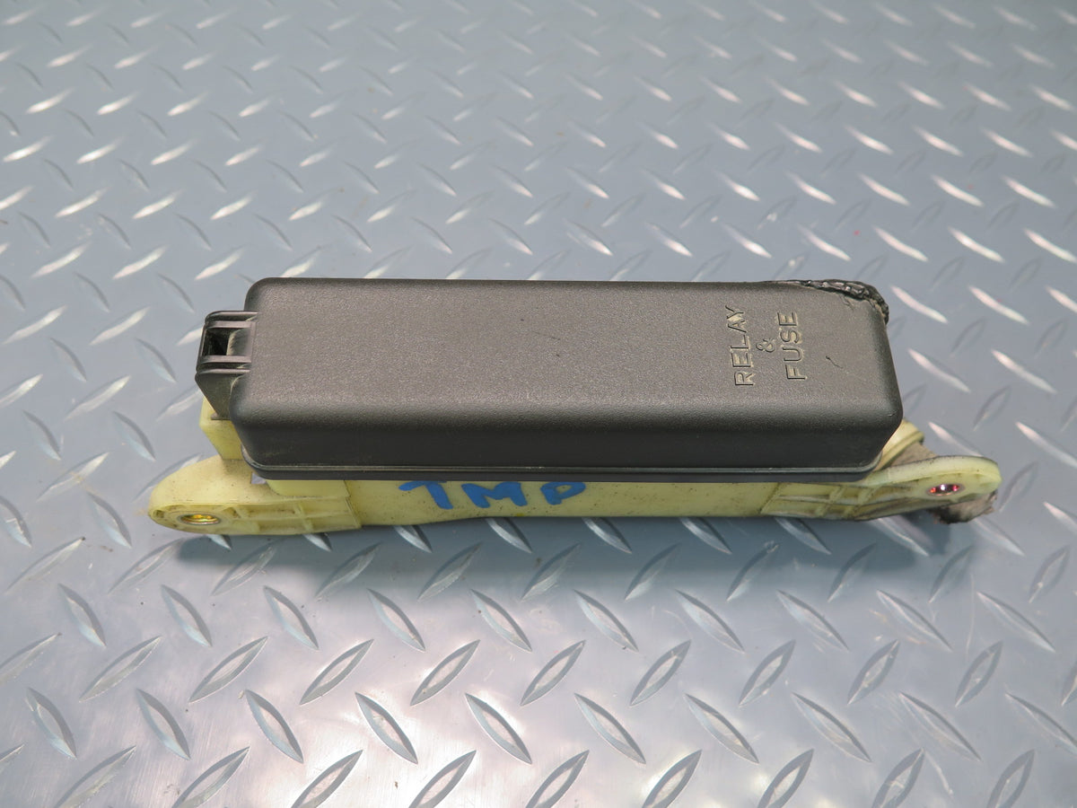 00-05 Toyota MR2 Spyder ZZW30L Interior Fuse Relay Box OEM