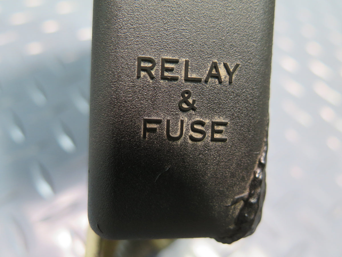 00-05 Toyota MR2 Spyder ZZW30L Interior Fuse Relay Box OEM