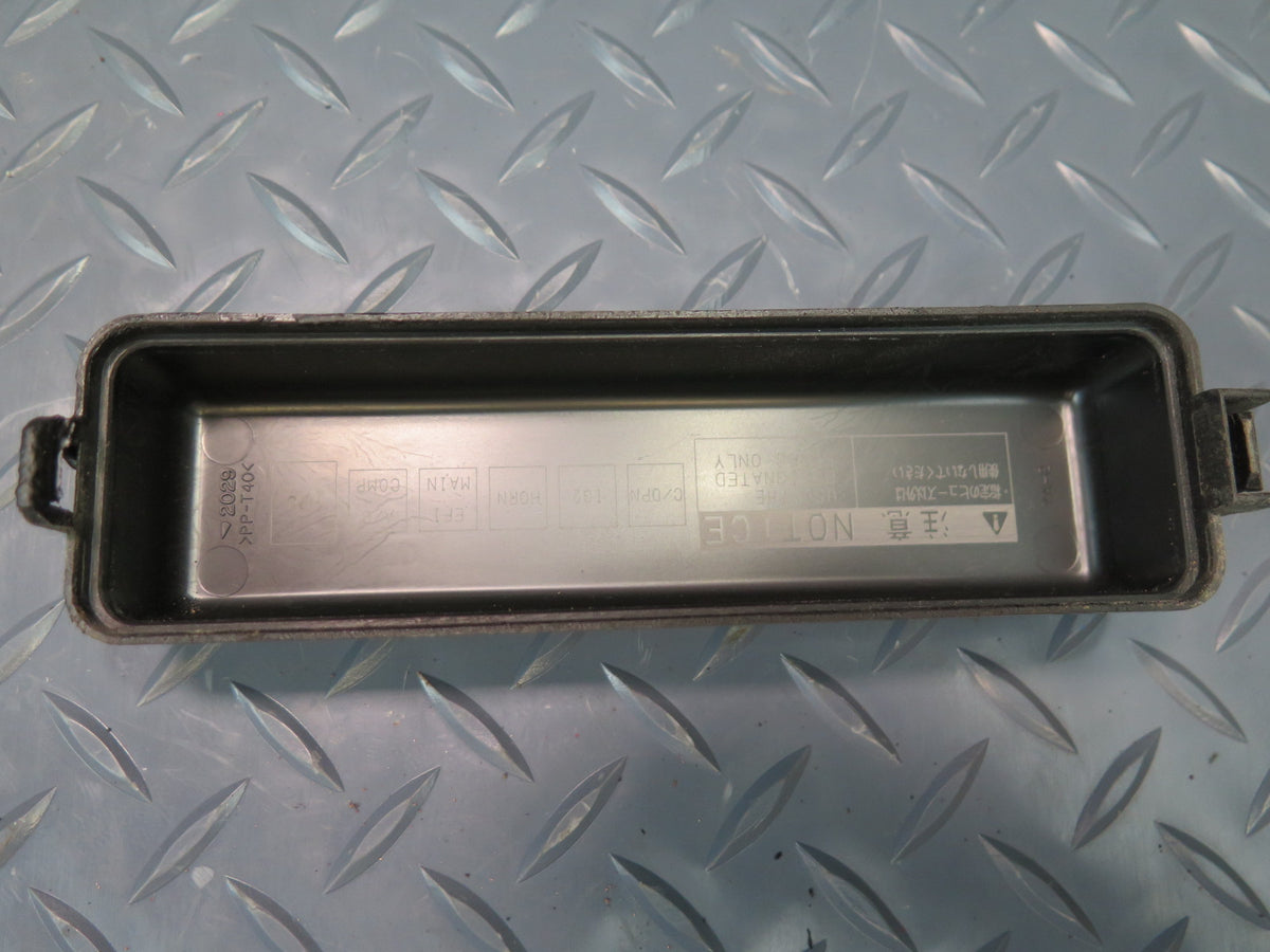 00-05 Toyota MR2 Spyder ZZW30L Interior Fuse Relay Box OEM