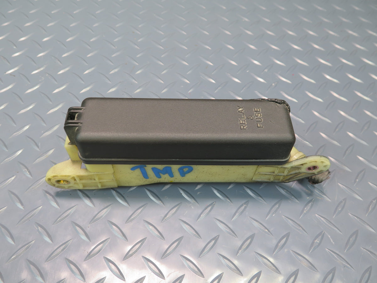 00-05 Toyota MR2 Spyder ZZW30L Interior Fuse Relay Box OEM