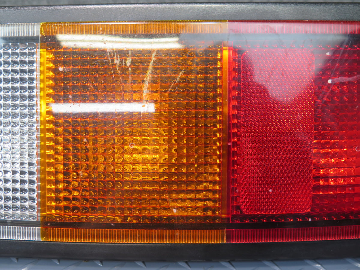 2003-2004 Hummer H2 Rear Left & Right Side Tail Light Lamp Set Damaged