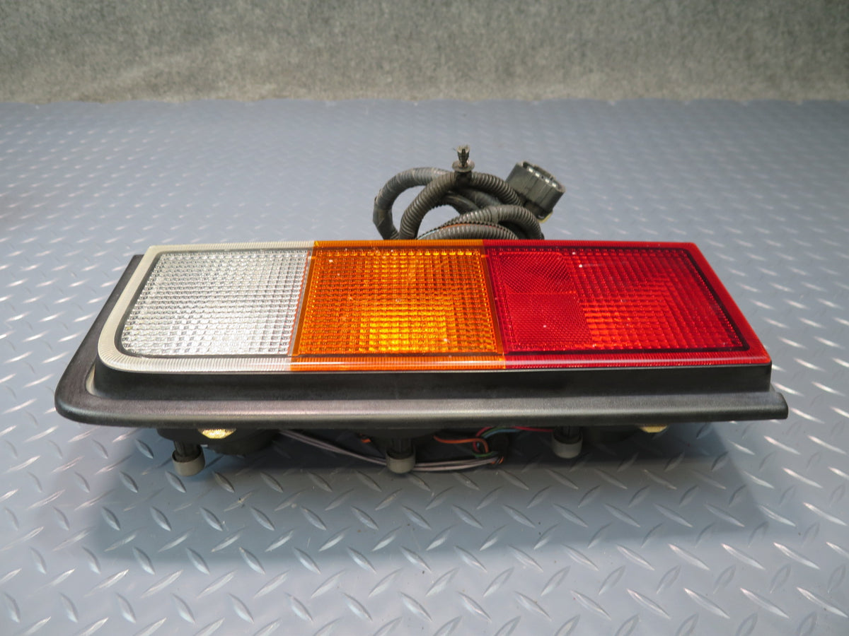 2003-2004 Hummer H2 Rear Left & Right Side Tail Light Lamp Set Damaged