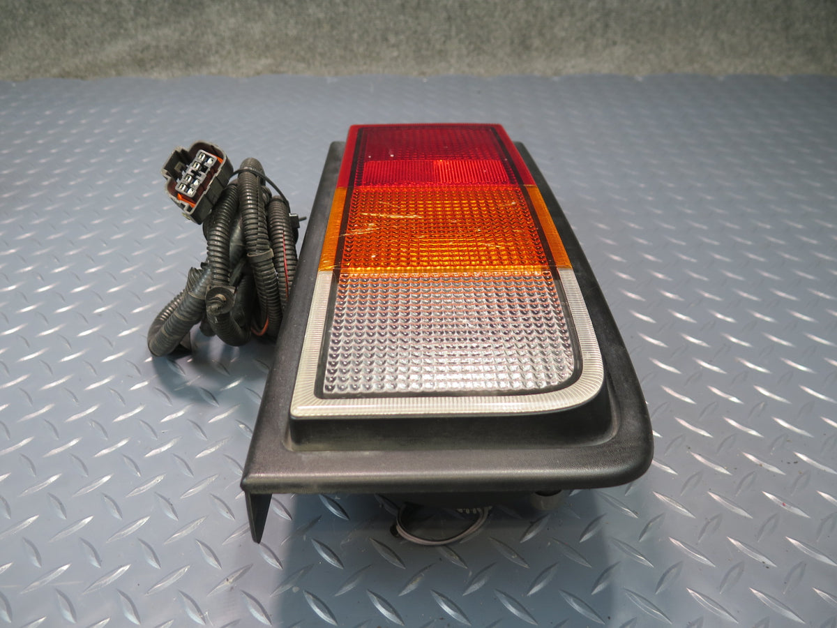 2003-2004 Hummer H2 Rear Left & Right Side Tail Light Lamp Set Damaged