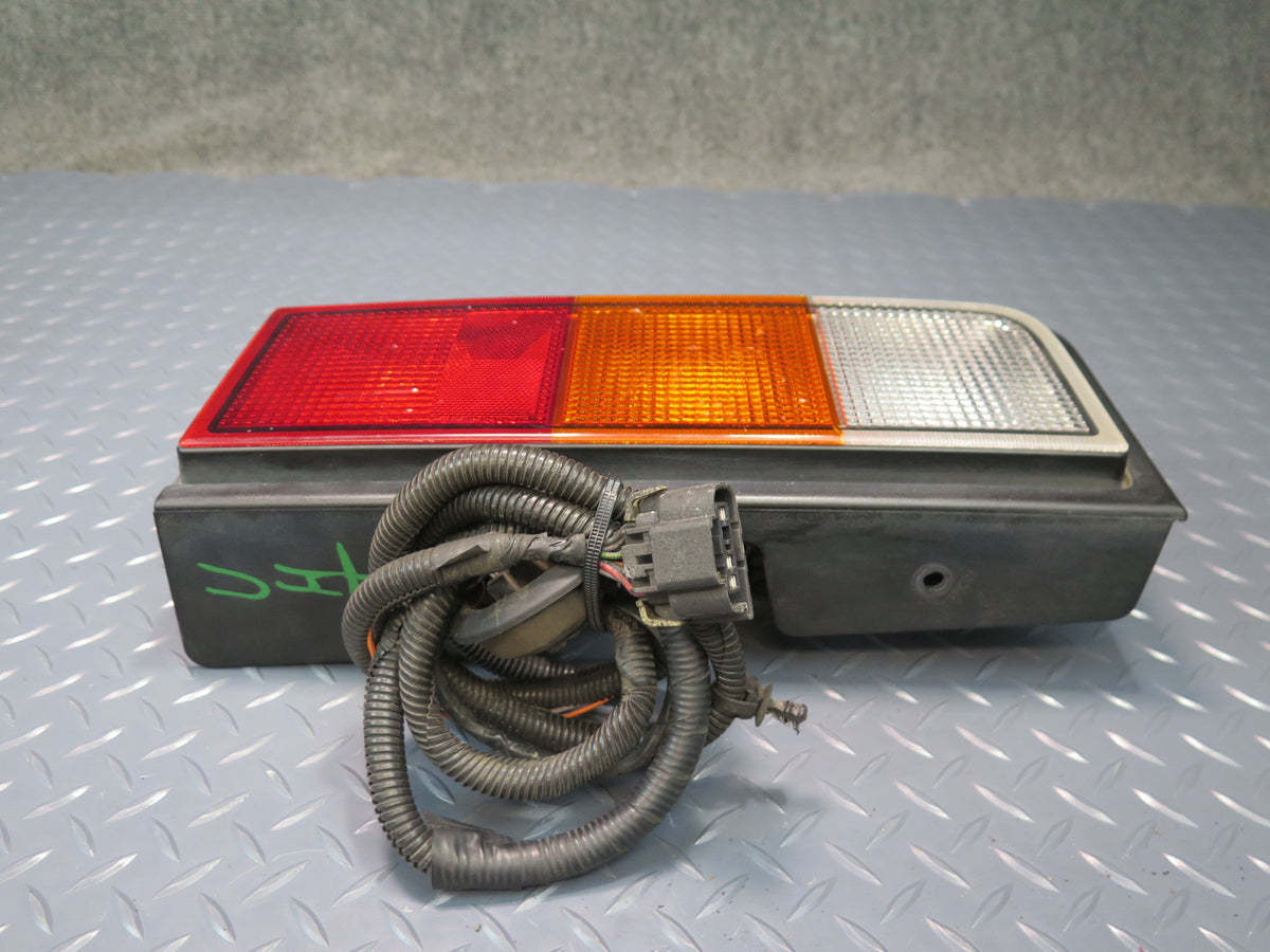 2003-2004 Hummer H2 Rear Left & Right Side Tail Light Lamp Set Damaged