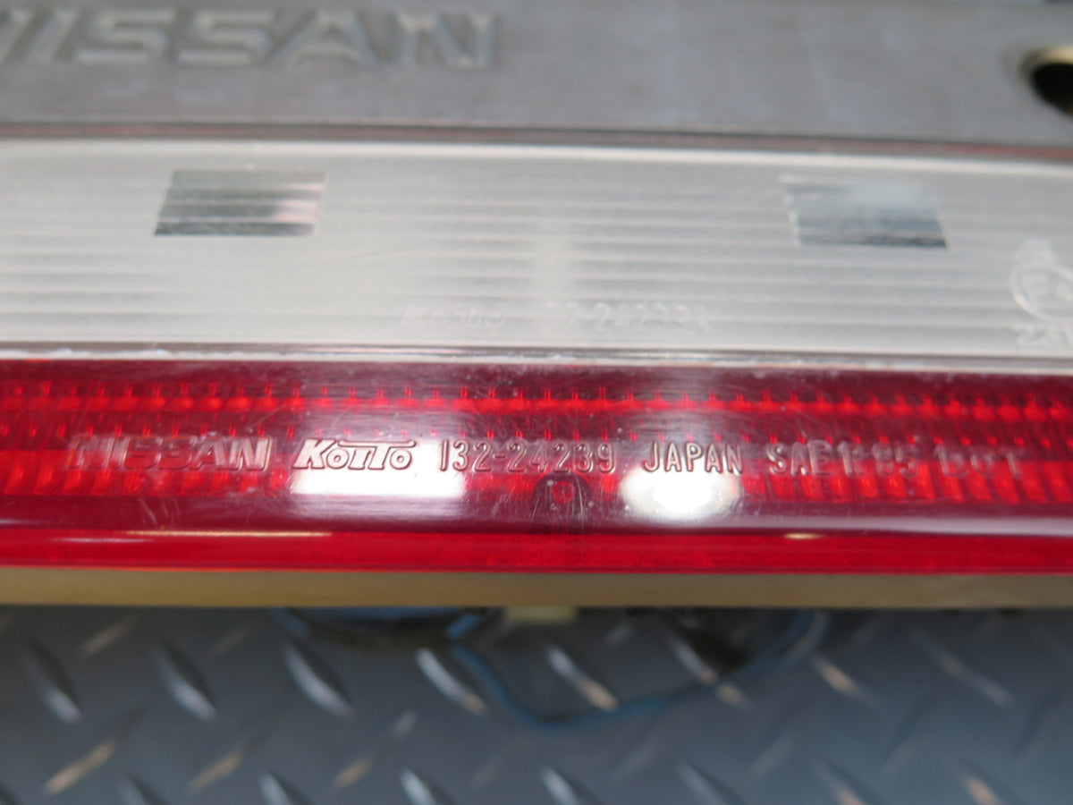 87-89 Nissan Z31 300ZX Rear Center Tail Light Lamp Panel OEM