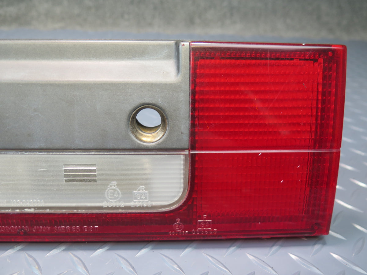 87-89 Nissan Z31 300ZX Rear Center Tail Light Lamp Panel OEM