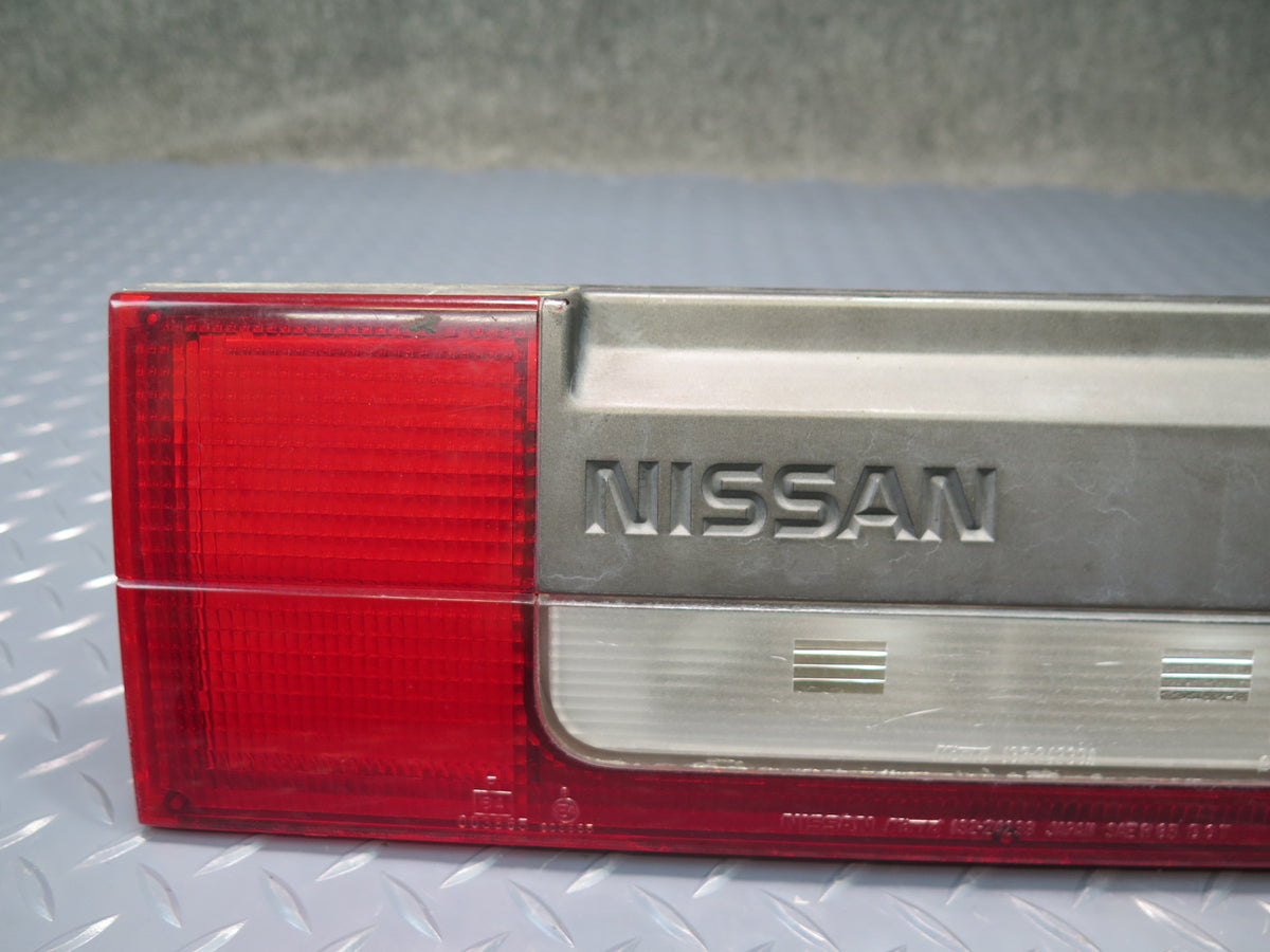 87-89 Nissan Z31 300ZX Rear Center Tail Light Lamp Panel OEM