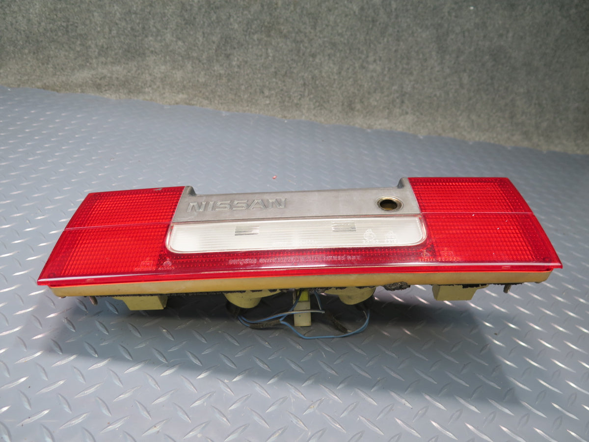 87-89 Nissan Z31 300ZX Rear Center Tail Light Lamp Panel OEM