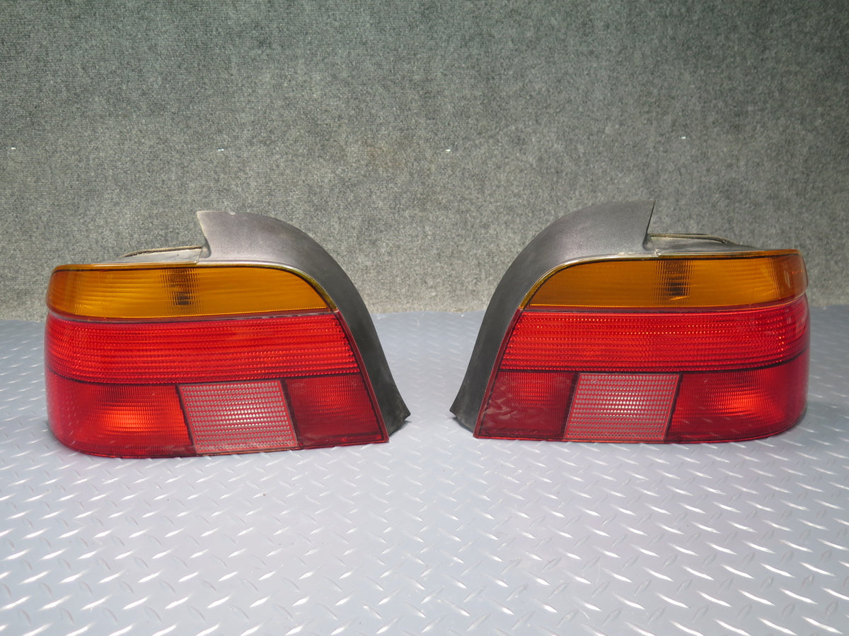 97-00 BMW E39 540i Sedan Set of 2 Rear Left & Right Tail Light Lamp OEM