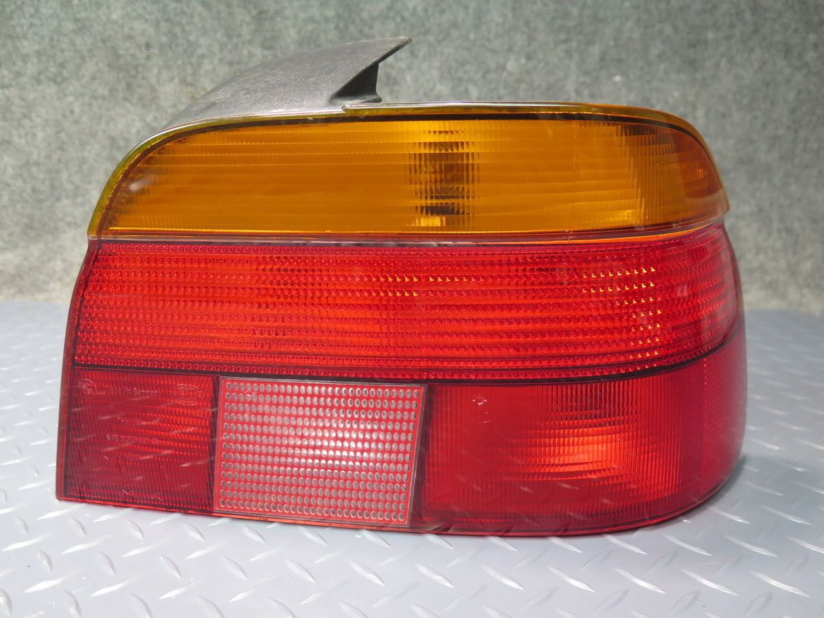 97-00 BMW E39 540i Sedan Set of 2 Rear Left & Right Tail Light Lamp OEM