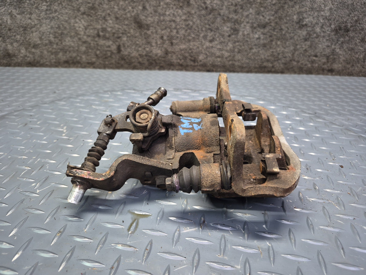 03-05 Toyota MR2 Spyder ZZW30L Set of 2 Rear Left & Right Brake Caliper 63K OEM