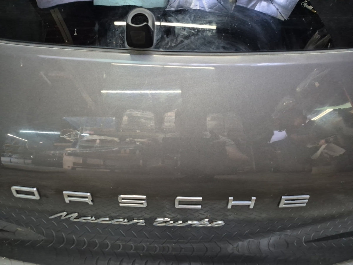2015-2018 Porsche Macan Rear Trunk Lid Tail Gate W/ Glass Assembly Gray